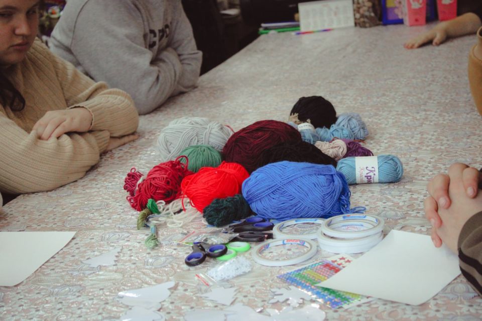 «Добрых рук творенье». 3 декабря в Горловке состоялась выставка творческих работ молодых людей с ограниченными возможностями здоровья, приуроченная к Международному дню инвалида «Добрых рук творенье». 3 декабря в Горловке состоялась выставка творческих работ молодых людей с ограниченными возможностями здоровья, приуроченная к Международному дню инвалида