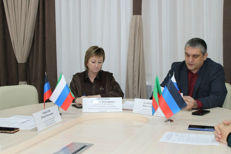 Роман Конев: Состоялось совместное заседание постоянных комитетов Горловского городского совета Донецкой Народной Республики первого созыва Роман Конев: Состоялось совместное заседание постоянных комитетов Горловского городского совета Донецкой Народной Республики первого созыва