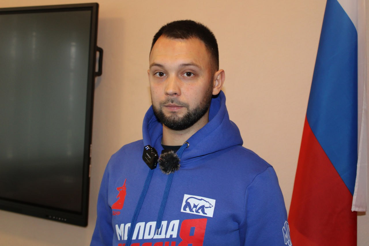 Иван Приходько: Депутат Народного Совета Донецкой Народной Республики, член комитета Народного Совета по молодежной политике и патриотическому воспитанию, заместитель председателя «Молодой Гвардии Единой России» по работе в... Иван Приходько: Депутат Народного Совета Донецкой Народной Республики, член комитета Народного Совета по молодежной политике и патриотическому воспитанию, заместитель председателя «Молодой Гвардии Единой России» по работе в...