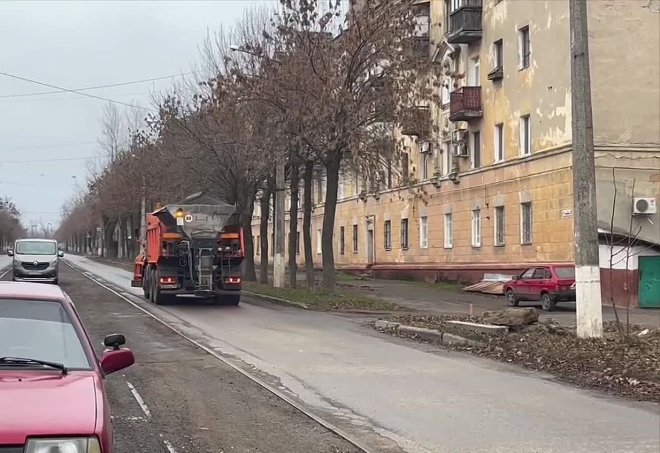 Роман Конев: Зимнее содержание дорог МУНИЦИПАЛЬНОГО УНИТАРНОГО ПРЕДПРИЯТИЯ «ПРОСТОР» АДМИНИСТРАЦИИ ГОРОДСКОГО ОКРУГА ГОРЛОВКА ДОНЕЦКОЙ НАРОДНОЙ РЕСПУБЛИКИ