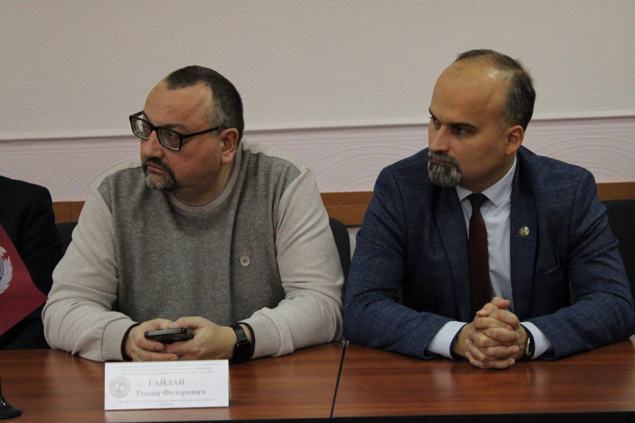 Подписали соглашение с Автомобильно-дорожным институтом ДонНТУ Подписали соглашение с Автомобильно-дорожным институтом ДонНТУ