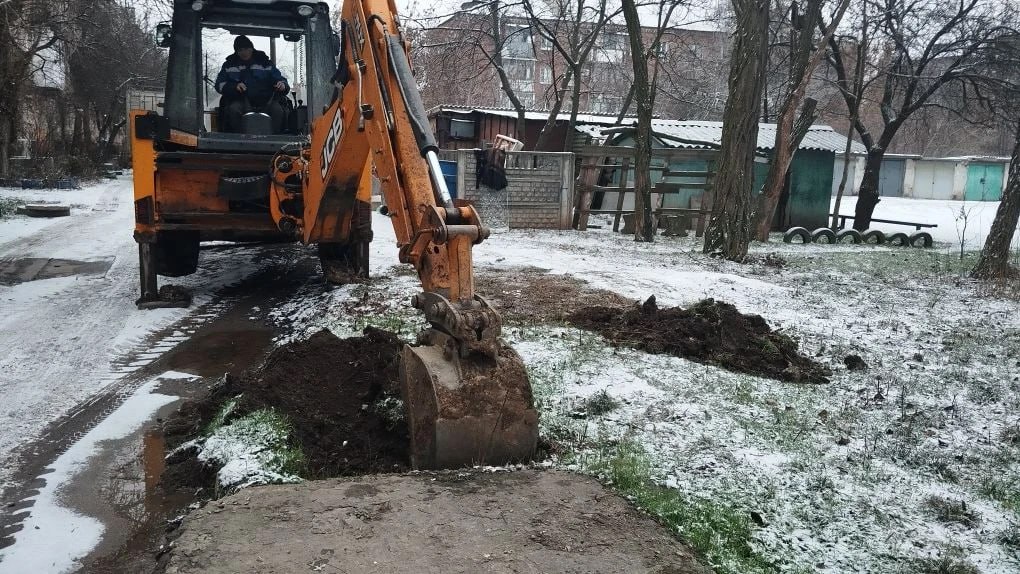 Аварийная бригада Кузбасса помогает восстанавливать Горловку Аварийная бригада Кузбасса помогает восстанавливать Горловку