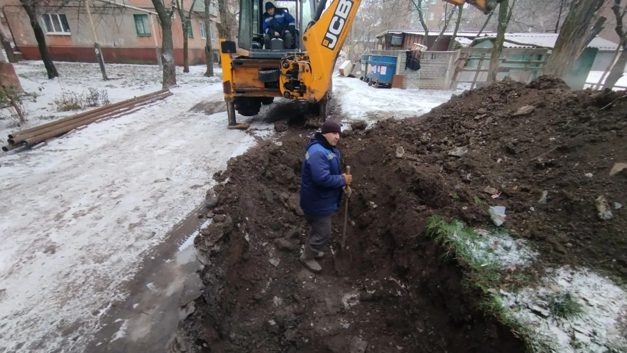 Аварийная бригада Кузбасса помогает восстанавливать Горловку Аварийная бригада Кузбасса помогает восстанавливать Горловку