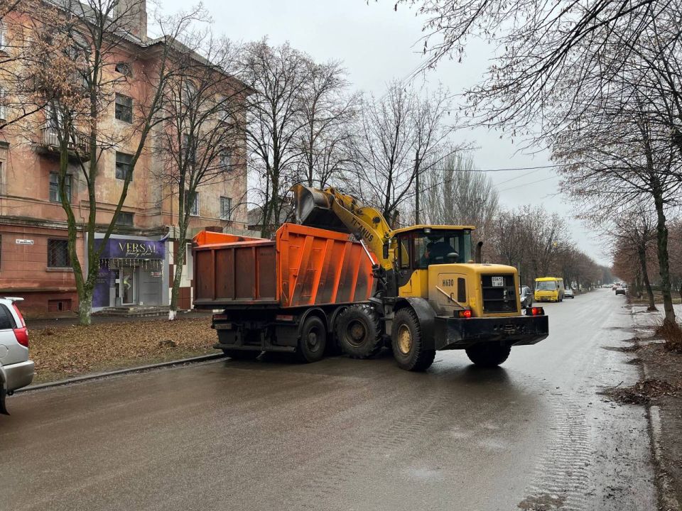 О работе МУП «Простор». Муниципальное унитарное мероприятие «Простор» ежедневно выполняет все необходимые работы по содержанию городских улиц О работе МУП «Простор». Муниципальное унитарное мероприятие «Простор» ежедневно выполняет все необходимые работы по содержанию городских улиц