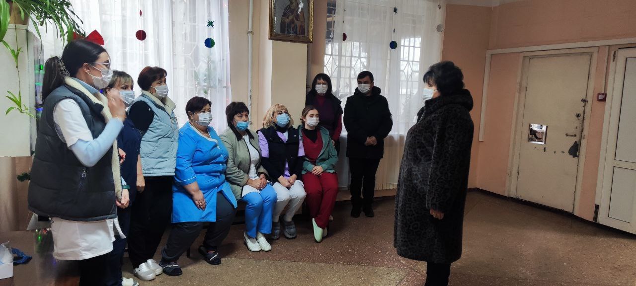 Роман Конев: 18 декабря 2025 года депутаты Горловского городского совета от фракции «Единая Россия» – Наталия Ботвина, Евгений Прокопович, Нелля Якуненко в рамках исполнения поручения Главы Донецкой Народной Республики... Роман Конев: 18 декабря 2025 года депутаты Горловского городского совета от фракции «Единая Россия» – Наталия Ботвина, Евгений Прокопович, Нелля Якуненко в рамках исполнения поручения Главы Донецкой Народной Республики...