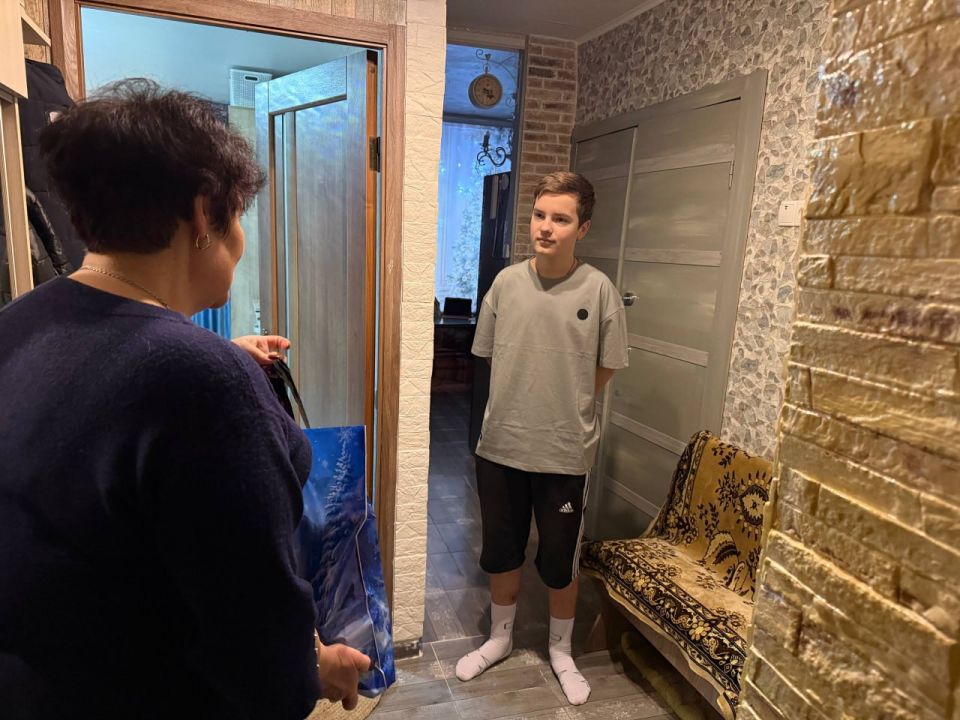 Руководители Управы Никитовского внутригородского района города Горловка поздравили детей с Днем Святого Николая Руководители Управы Никитовского внутригородского района города Горловка поздравили детей с Днем Святого Николая