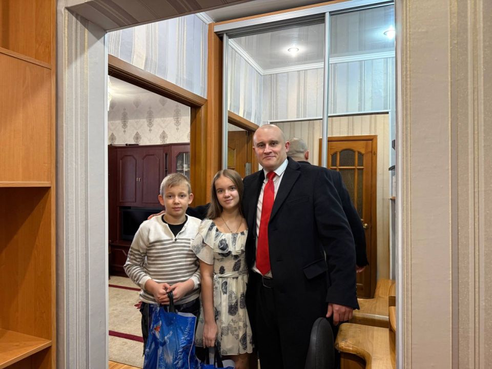 Руководители Управы Никитовского внутригородского района города Горловка поздравили детей с Днем Святого Николая Руководители Управы Никитовского внутригородского района города Горловка поздравили детей с Днем Святого Николая