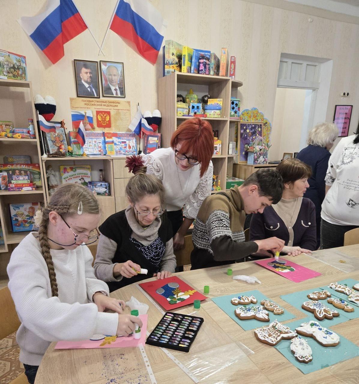 Горловский центр реабилитации подарил радость и творчество детям Дебальцево Горловский центр реабилитации подарил радость и творчество детям Дебальцево