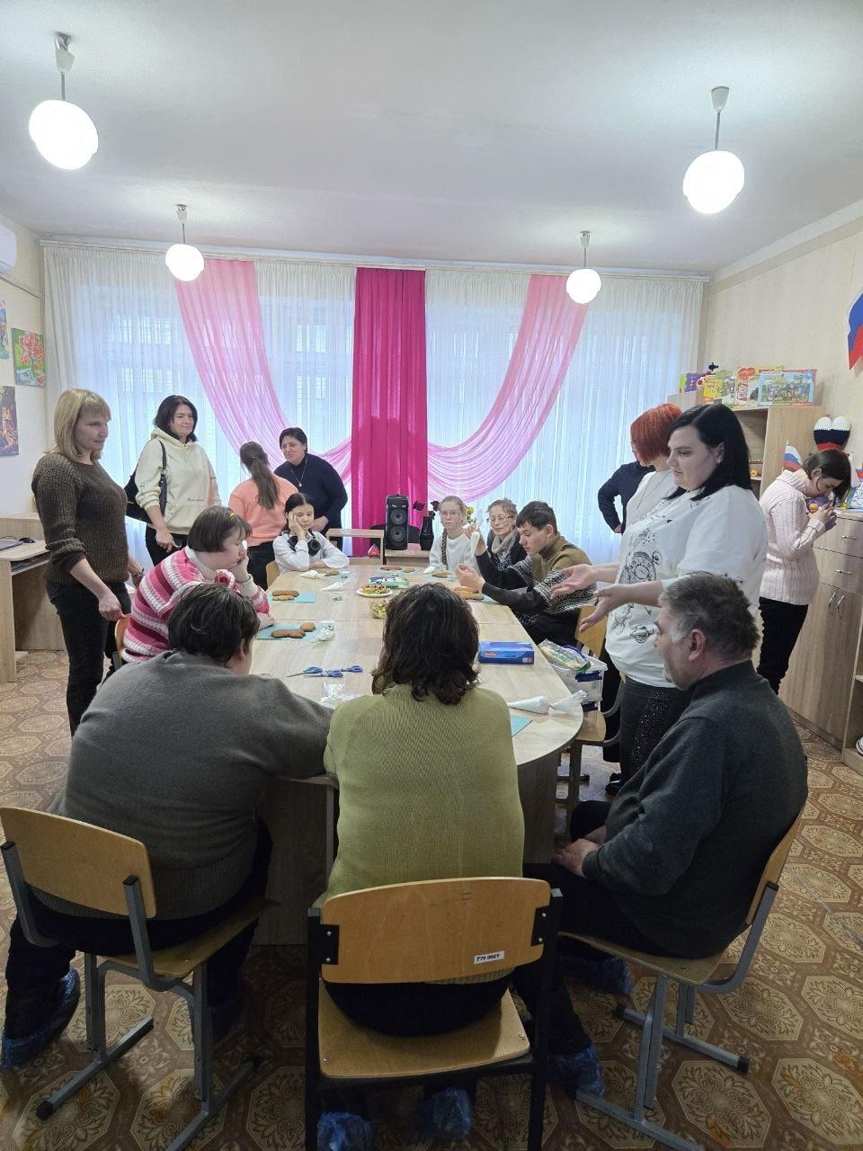 Горловский центр реабилитации подарил радость и творчество детям Дебальцево Горловский центр реабилитации подарил радость и творчество детям Дебальцево