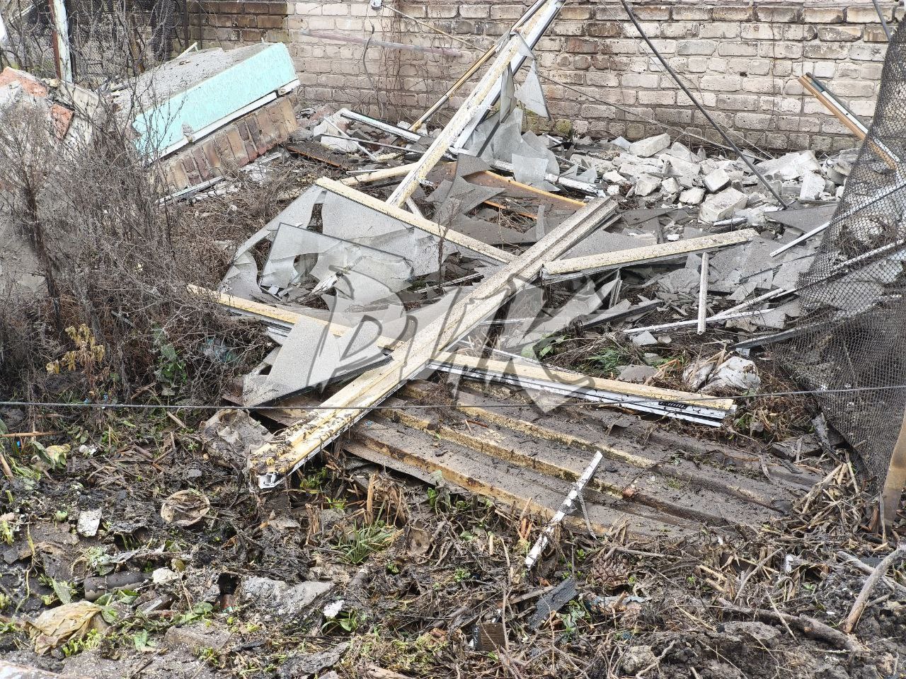 Иван Приходько: Последствия артудара ВФУ. Посёлок машиностроительного завода им. С. М. Кирова Иван Приходько: Последствия артудара ВФУ. Посёлок машиностроительного завода им. С. М. Кирова