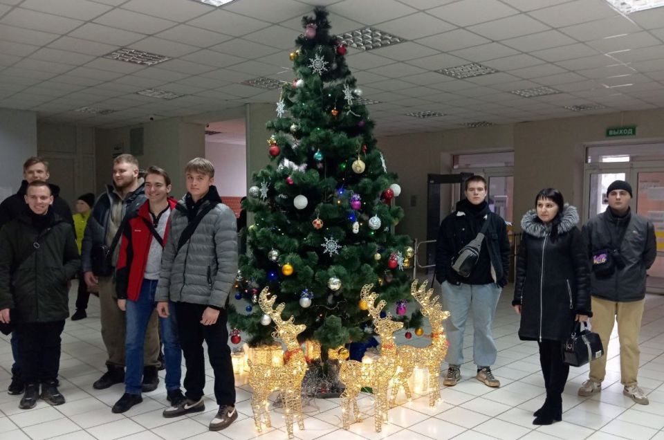 Подготовка юных жителей региона к выбору профессии в ходе профтуров на предприятия – в #ДАЙДЖЕСТ_ЦЗ_ДНР за неделю 2.0 Подготовка юных жителей региона к выбору профессии в ходе профтуров на предприятия – в #ДАЙДЖЕСТ_ЦЗ_ДНР за неделю 2.0