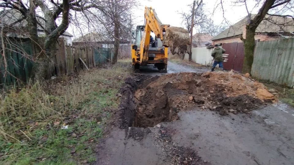 Аварийный отряд из Кузбасса ежедневно восстанавливает инфраструктуру Горловки Аварийный отряд из Кузбасса ежедневно восстанавливает инфраструктуру Горловки