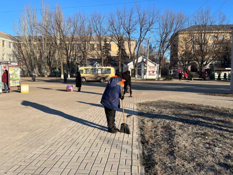 О работе МУП «Простор». Муниципальное унитарное мероприятие «Простор» ежедневно выполняет все необходимые работы по содержанию городских улиц О работе МУП «Простор». Муниципальное унитарное мероприятие «Простор» ежедневно выполняет все необходимые работы по содержанию городских улиц