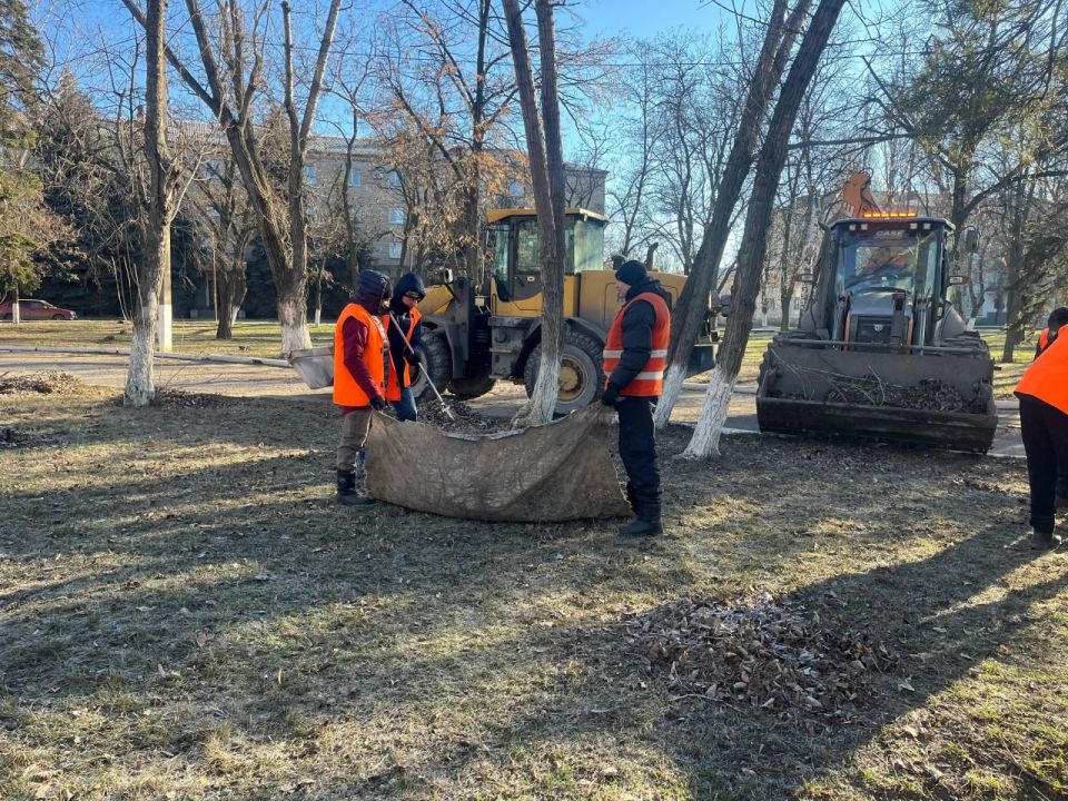 О работе МУП «Простор». Муниципальное унитарное мероприятие «Простор» ежедневно выполняет все необходимые работы по содержанию городских улиц О работе МУП «Простор». Муниципальное унитарное мероприятие «Простор» ежедневно выполняет все необходимые работы по содержанию городских улиц