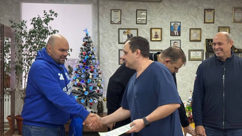 Иван Приходько: Горловка благодарит кузбасских медиков-добровольцев за самоотверженный труд и поддержку Иван Приходько: Горловка благодарит кузбасских медиков-добровольцев за самоотверженный труд и поддержку