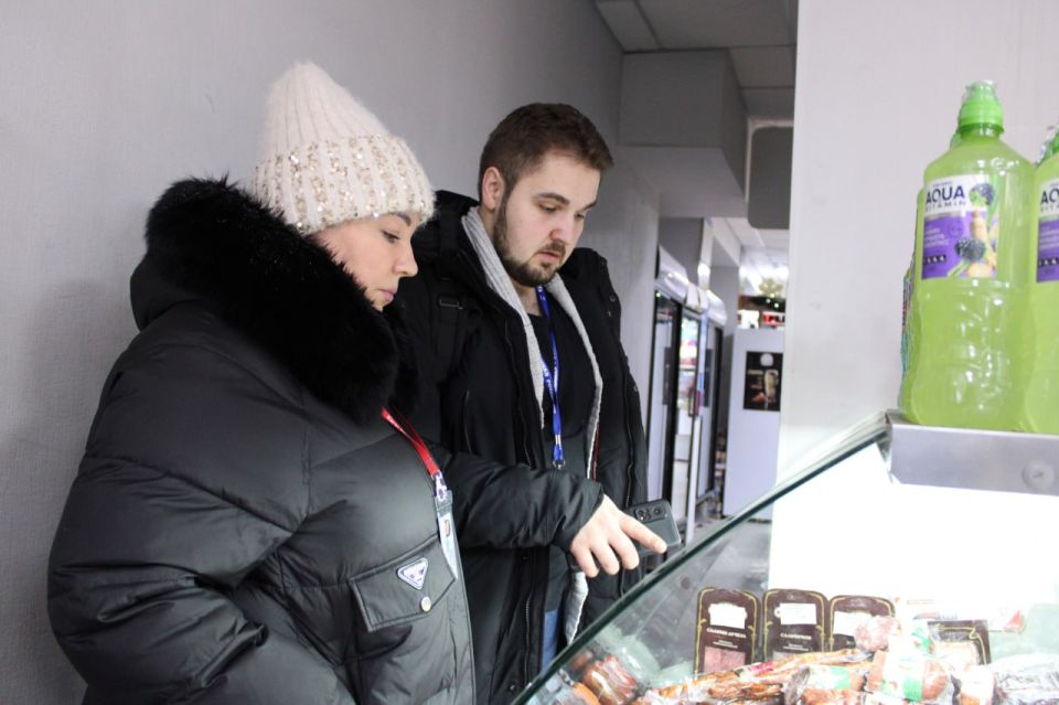 Иван Приходько: Активисты Народного контроля осуществили проверку ряда магазинов в Центрально-Городском районе Горловки
