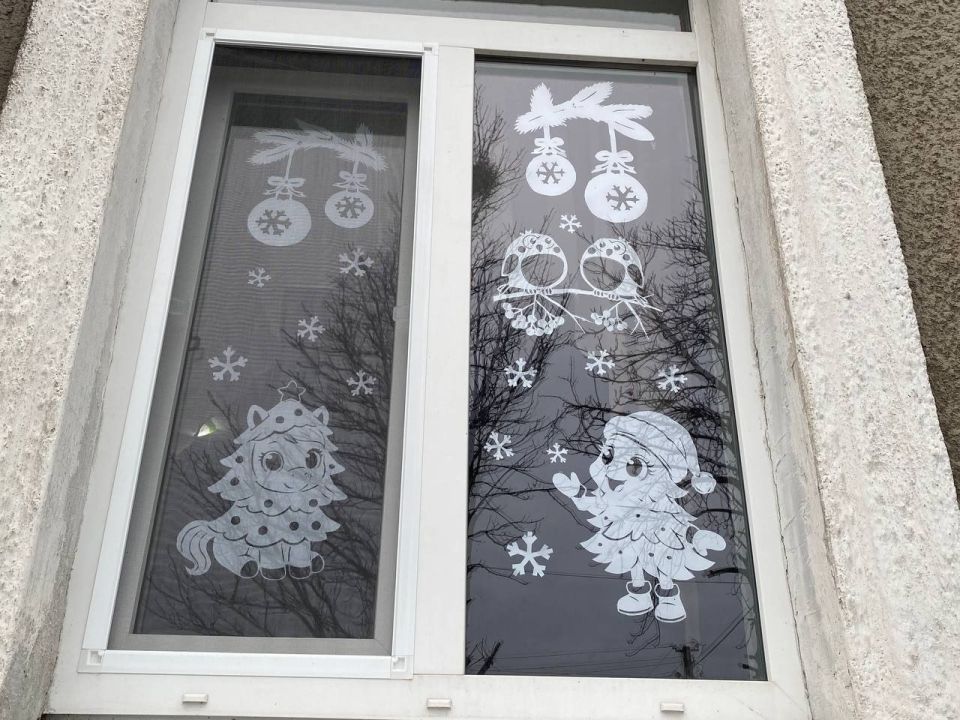 Иван Приходько: Праздничные окна: Калининский район встречает Новый год Иван Приходько: Праздничные окна: Калининский район встречает Новый год