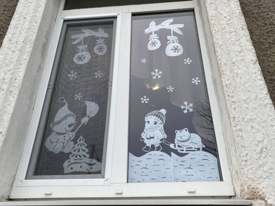 Иван Приходько: Праздничные окна: Калининский район встречает Новый год Иван Приходько: Праздничные окна: Калининский район встречает Новый год