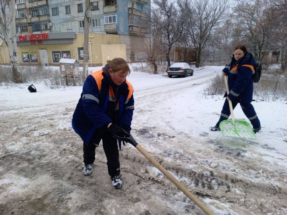 О работе МУП «Простор». Муниципальное унитарное мероприятие «Простор» ежедневно выполняет все необходимые работы по содержанию городских улиц О работе МУП «Простор». Муниципальное унитарное мероприятие «Простор» ежедневно выполняет все необходимые работы по содержанию городских улиц