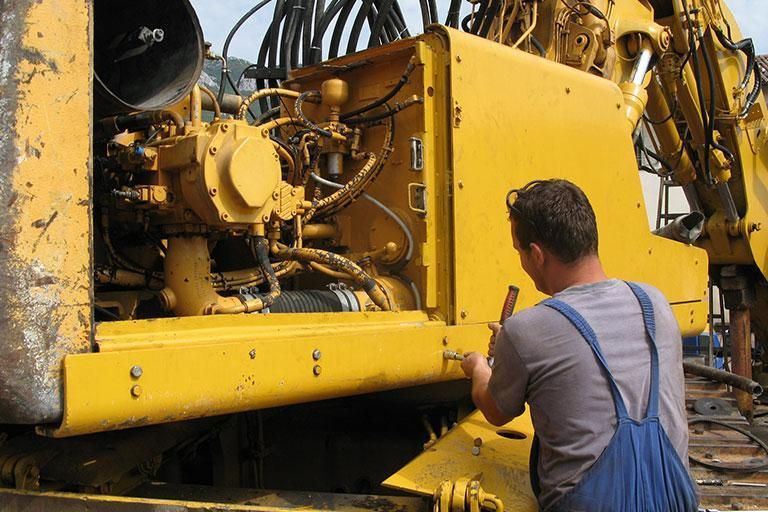 Кузбасс обеспечит сервисное обслуживание экскаваторов аварийно-восстановительного отряда в Горловке