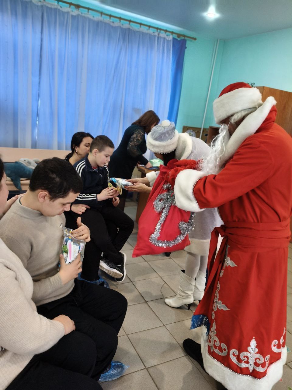 На базе ЦППМСП Г. О. Горловка ГБУ ДРУМЦ ПС прошли новогодние мероприятия На базе ЦППМСП Г. О. Горловка ГБУ ДРУМЦ ПС прошли новогодние мероприятия