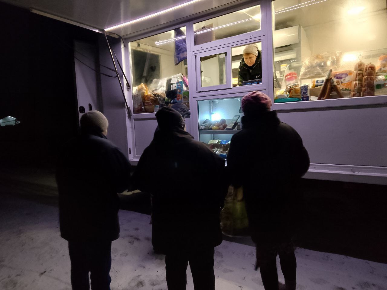 С 27 по 30 декабря 2025 года осуществлена выездная торговля с использованием автомагазинов в населенных пунктах городских округов Донецк, Горловка, Мариуполь, на территории г. Авдеевка, также Волновахского, Володарского... С 27 по 30 декабря 2025 года осуществлена выездная торговля с использованием автомагазинов в населенных пунктах городских округов Донецк, Горловка, Мариуполь, на территории г. Авдеевка, также Волновахского, Володарского...