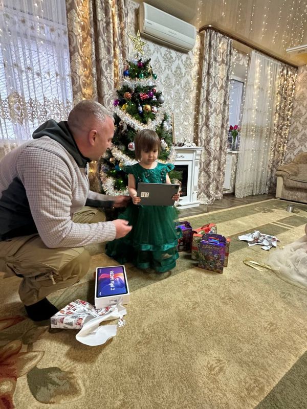 В этом году Федерация бокса Донецкой Народной Республики приняла участие в «Ёлке желаний» и поздравила две семьи погибших военнослужащих из города Горловка В этом году Федерация бокса Донецкой Народной Республики приняла участие в «Ёлке желаний» и поздравила две семьи погибших военнослужащих из города Горловка