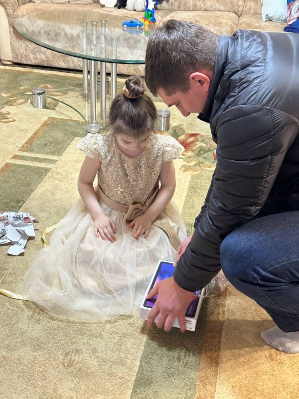 В этом году Федерация бокса Донецкой Народной Республики приняла участие в «Ёлке желаний» и поздравила две семьи погибших военнослужащих из города Горловка В этом году Федерация бокса Донецкой Народной Республики приняла участие в «Ёлке желаний» и поздравила две семьи погибших военнослужащих из города Горловка