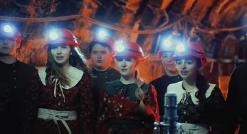 Архиерейский Горловский хор поздравляет с Рождеством Христовым