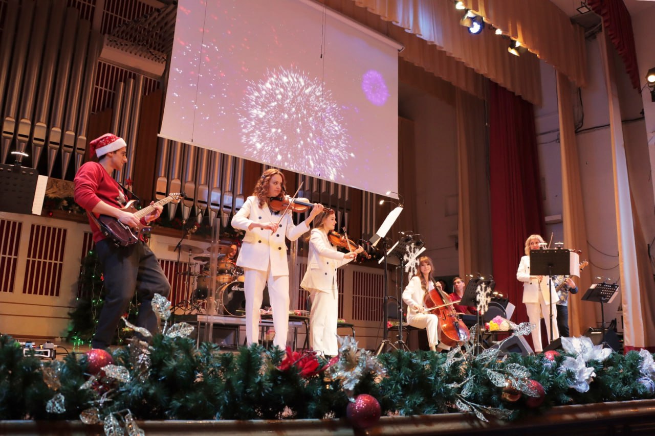 Порядка 200 тысяч юных жителей Республики стали участниками мероприятий, посвященных Новому году и Рождеству Христову Порядка 200 тысяч юных жителей Республики стали участниками мероприятий, посвященных Новому году и Рождеству Христову