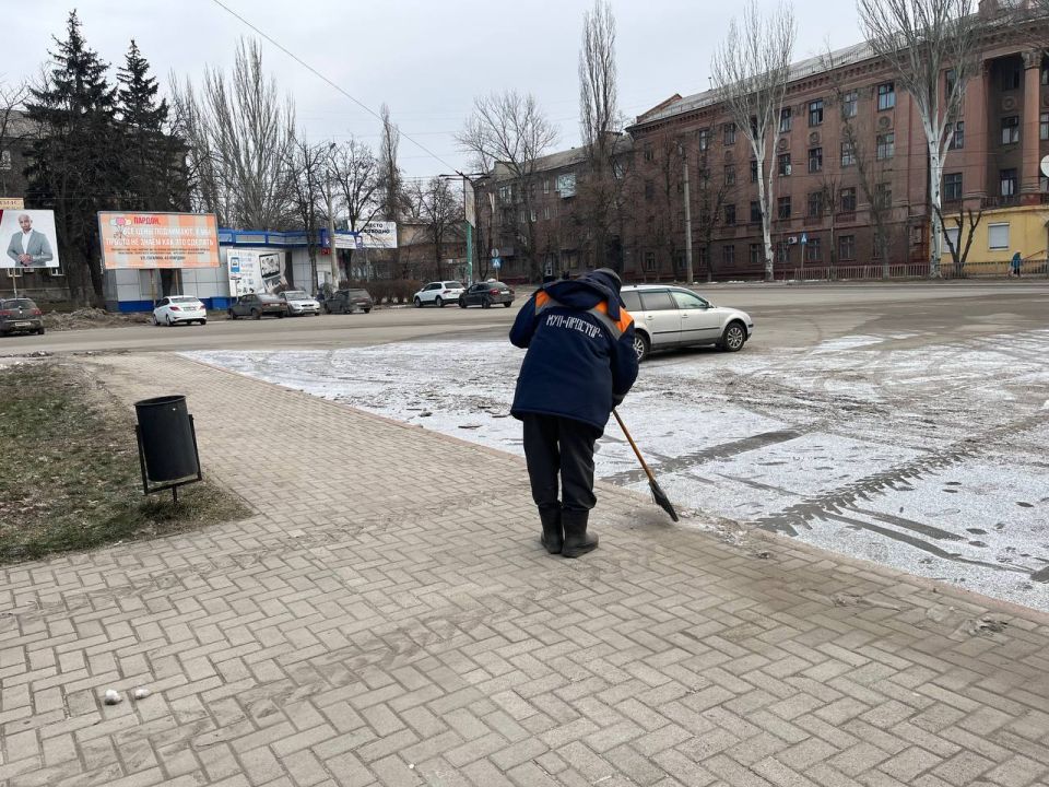 О работе МУП «Простор». Муниципальное унитарное мероприятие «Простор» ежедневно выполняет все необходимые работы по содержанию городских улиц О работе МУП «Простор». Муниципальное унитарное мероприятие «Простор» ежедневно выполняет все необходимые работы по содержанию городских улиц