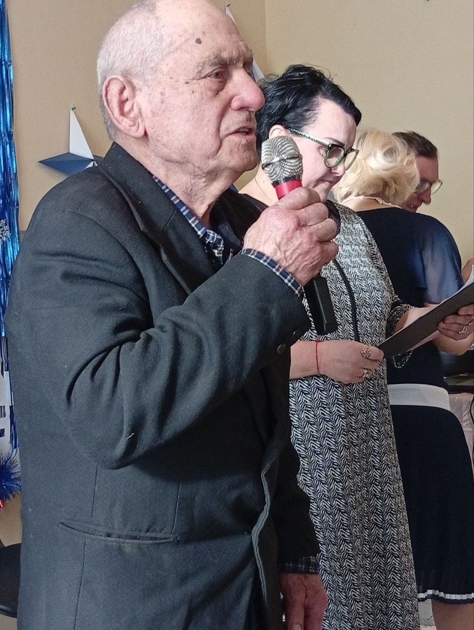 Сказка «За пять минут до «Оливье»: Новогоднее чудо в Горловке! Сказка «За пять минут до «Оливье»: Новогоднее чудо в Горловке!