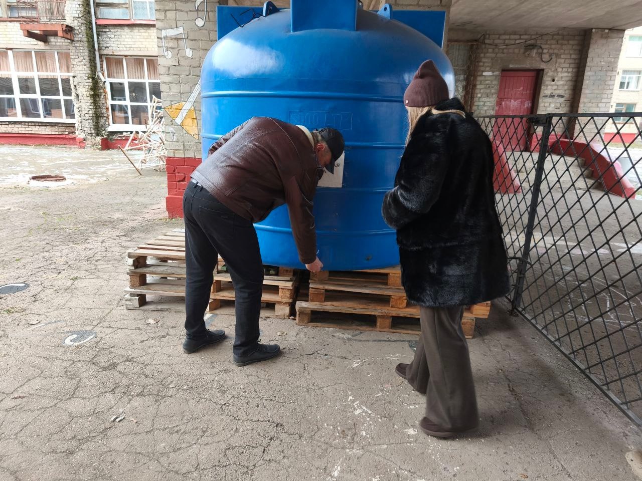 Роман Конев: 14 января 2026 года депутаты Горловского городского совета от фракции «Единая Россия» – София Потапова, Светлана Евсеенко, Николай Гальченко, Елена Кузьмина, Алексей Костин, Александр Бобровский – посетили места... Роман Конев: 14 января 2026 года депутаты Горловского городского совета от фракции «Единая Россия» – София Потапова, Светлана Евсеенко, Николай Гальченко, Елена Кузьмина, Алексей Костин, Александр Бобровский – посетили места...