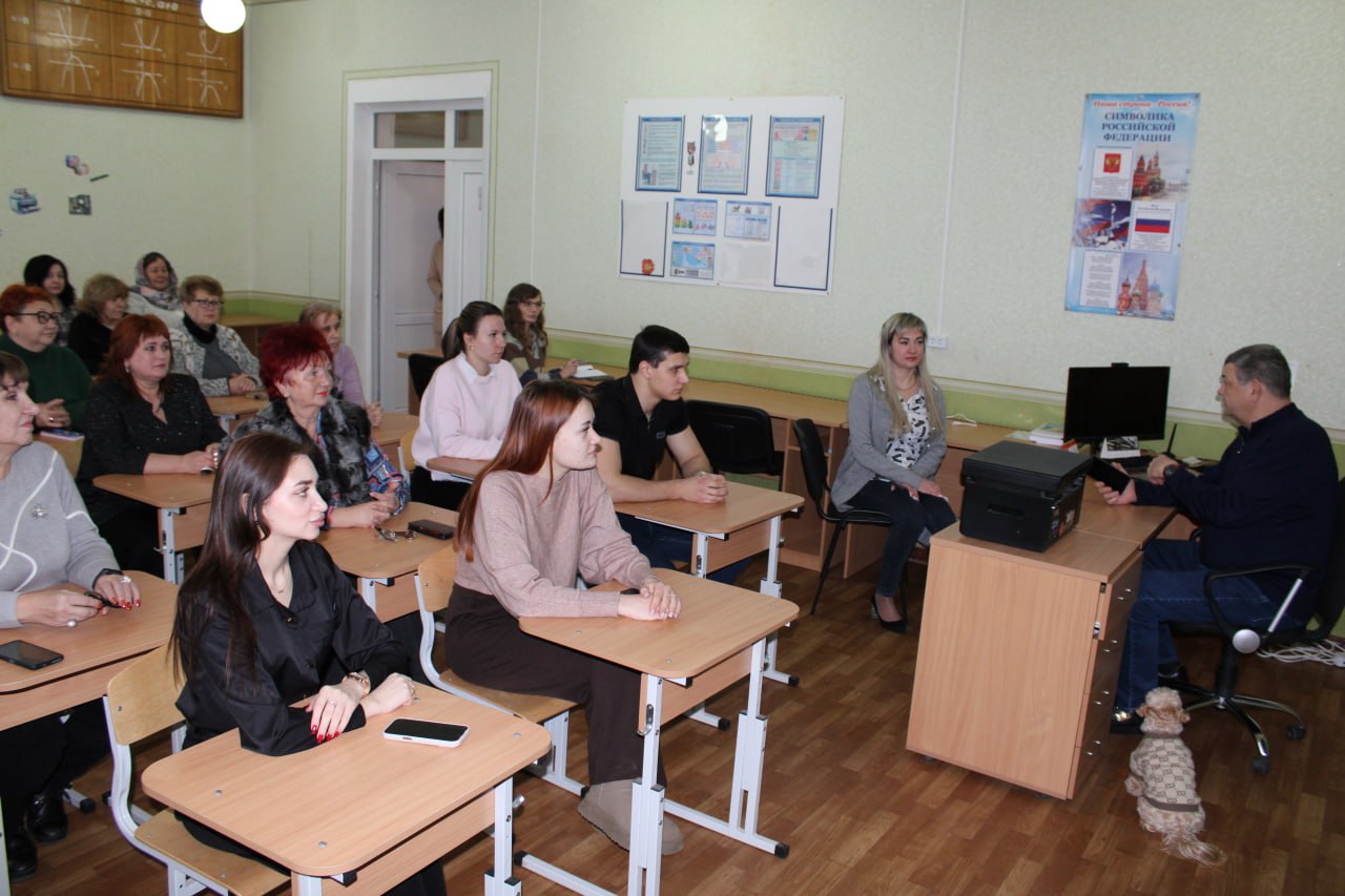 Иван Приходько: Во исполнение поручения Главы Донецкой Народной Республики Дениса Владимировича Пушилина сегодня провел встречу с одним из трудовых коллективов нашего города Иван Приходько: Во исполнение поручения Главы Донецкой Народной Республики Дениса Владимировича Пушилина сегодня провел встречу с одним из трудовых коллективов нашего города