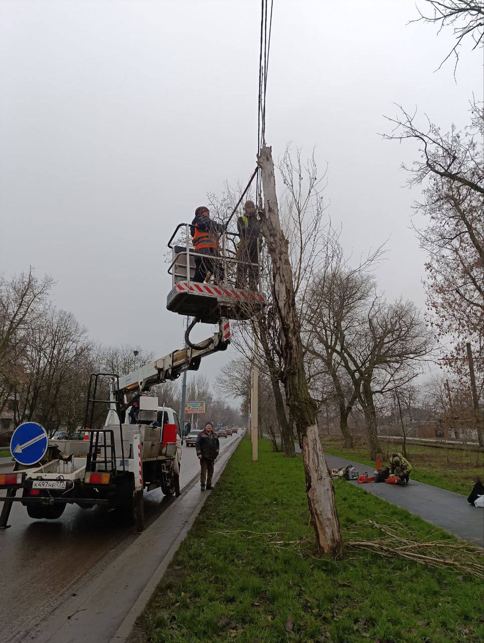 Денис Пушилин: По заявкам жителей за ноябрь и декабрь 2025 года спилили более 700 аварийных деревьев Денис Пушилин: По заявкам жителей за ноябрь и декабрь 2025 года спилили более 700 аварийных деревьев