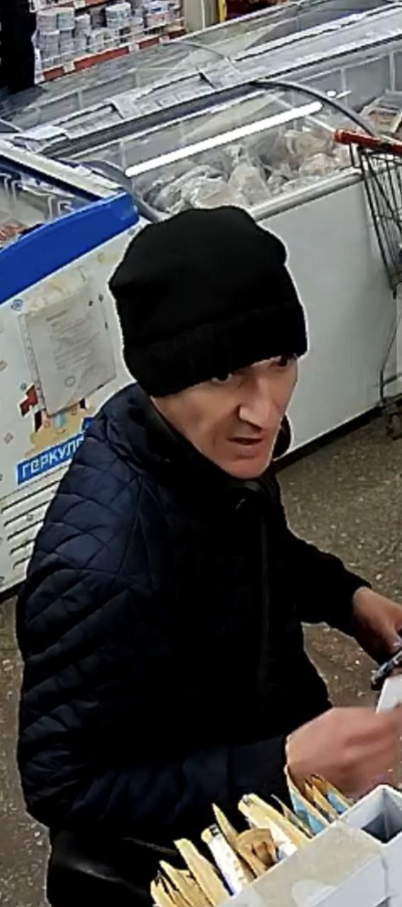 Внимание, розыск!. Отделом полиции по обслуживанию Центрально-Городского района УМВД России «Горловское» разыскивается мужчина, подозреваемый в краже денежных средств с чужого банковского счета