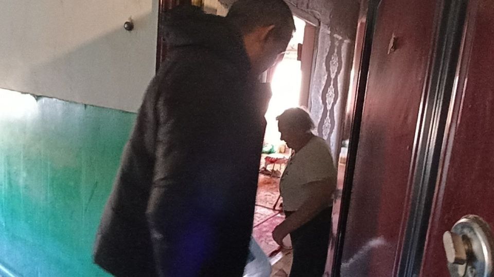 Роман Конев: 15 января 2026 года депутаты Горловского городского совета от фракции «Единая Россия» – Наталия Ботвина, Павел Калфакчиян и Игорь Толкачёв – посетили места подвоза воды и осуществили адресный подвоз воды Роман Конев: 15 января 2026 года депутаты Горловского городского совета от фракции «Единая Россия» – Наталия Ботвина, Павел Калфакчиян и Игорь Толкачёв – посетили места подвоза воды и осуществили адресный подвоз воды