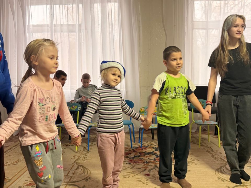 Иван Приходько: В рамках партийного проекта «Старший брат» партии Единая Россия в период рождественских каникул для ребят, оказавшихся в сложной жизненной ситуации, были проведены рождественские утренники, направленные на... Иван Приходько: В рамках партийного проекта «Старший брат» партии Единая Россия в период рождественских каникул для ребят, оказавшихся в сложной жизненной ситуации, были проведены рождественские утренники, направленные на...