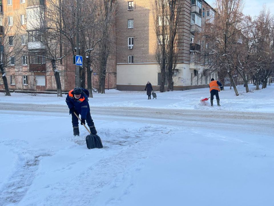 МУП «Простор» ежедневно выполняет все необходимые работы по содержанию городских улиц МУП «Простор» ежедневно выполняет все необходимые работы по содержанию городских улиц