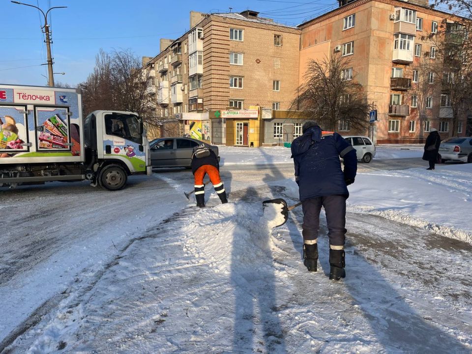МУП «Простор» ежедневно выполняет все необходимые работы по содержанию городских улиц МУП «Простор» ежедневно выполняет все необходимые работы по содержанию городских улиц