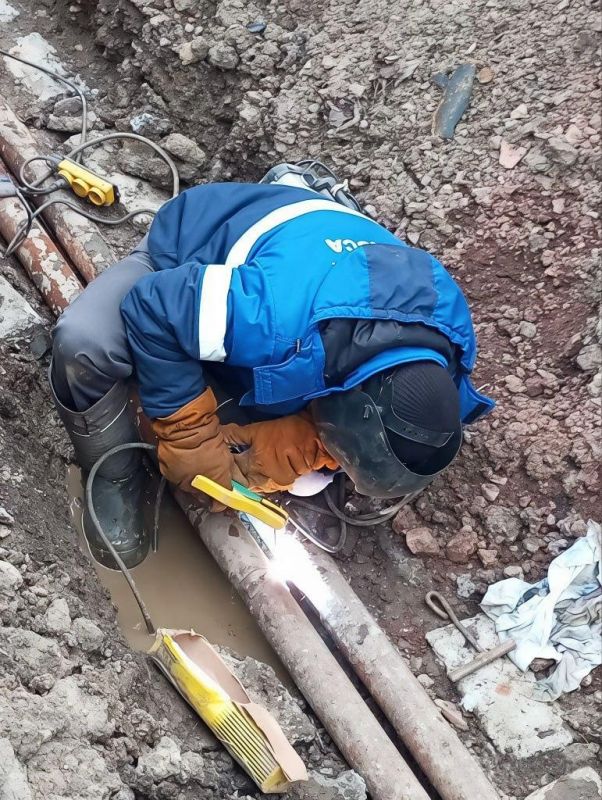 Специалисты из Кузбасса помогли ликвидировать аварии на теплосетях в Горловке