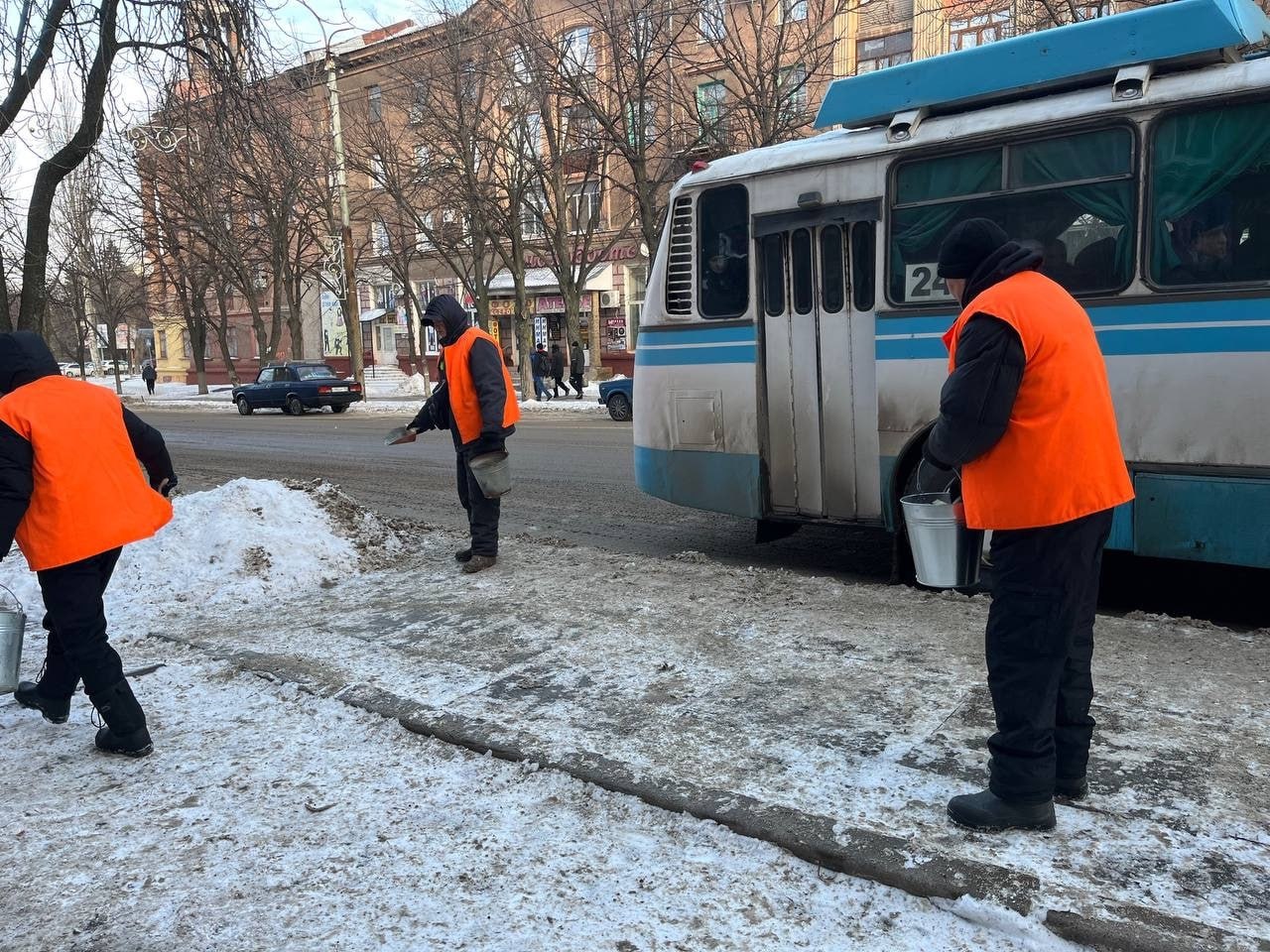МУП «Простор» ежедневно выполняет все необходимые работы по содержанию городских улиц МУП «Простор» ежедневно выполняет все необходимые работы по содержанию городских улиц