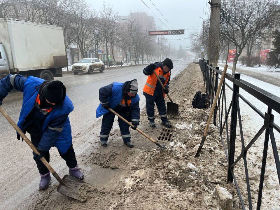 МУП «Простор» ежедневно выполняет все необходимые работы по содержанию городских улиц МУП «Простор» ежедневно выполняет все необходимые работы по содержанию городских улиц