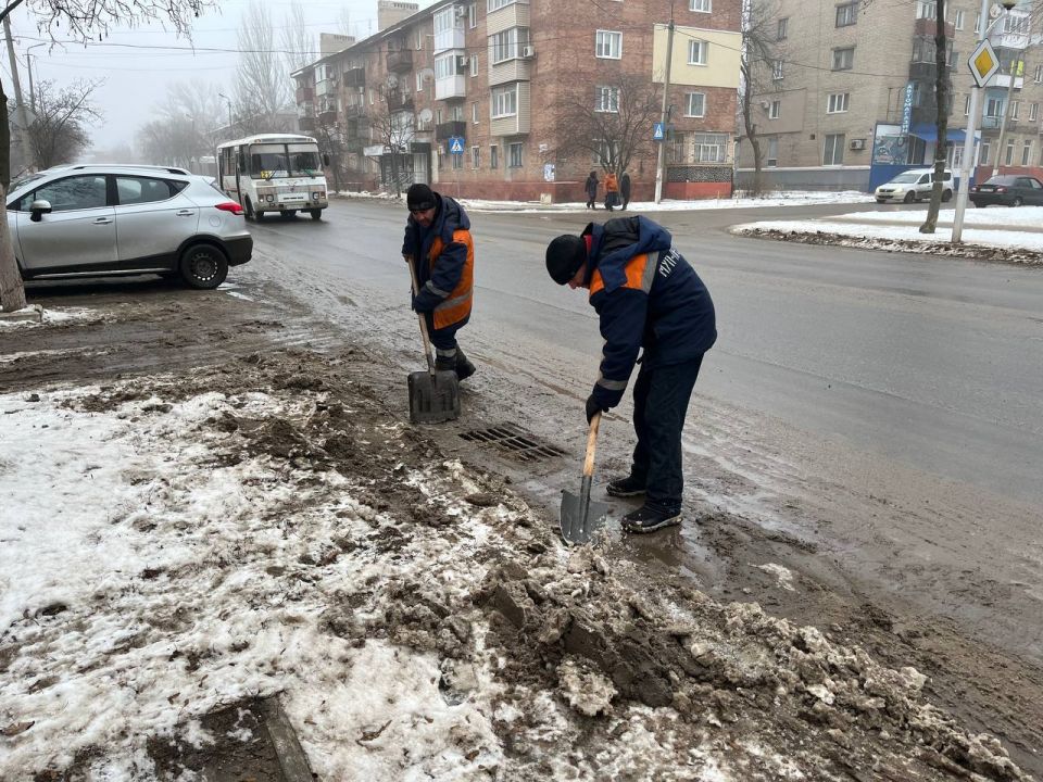 МУП «Простор» ежедневно выполняет все необходимые работы по содержанию городских улиц МУП «Простор» ежедневно выполняет все необходимые работы по содержанию городских улиц