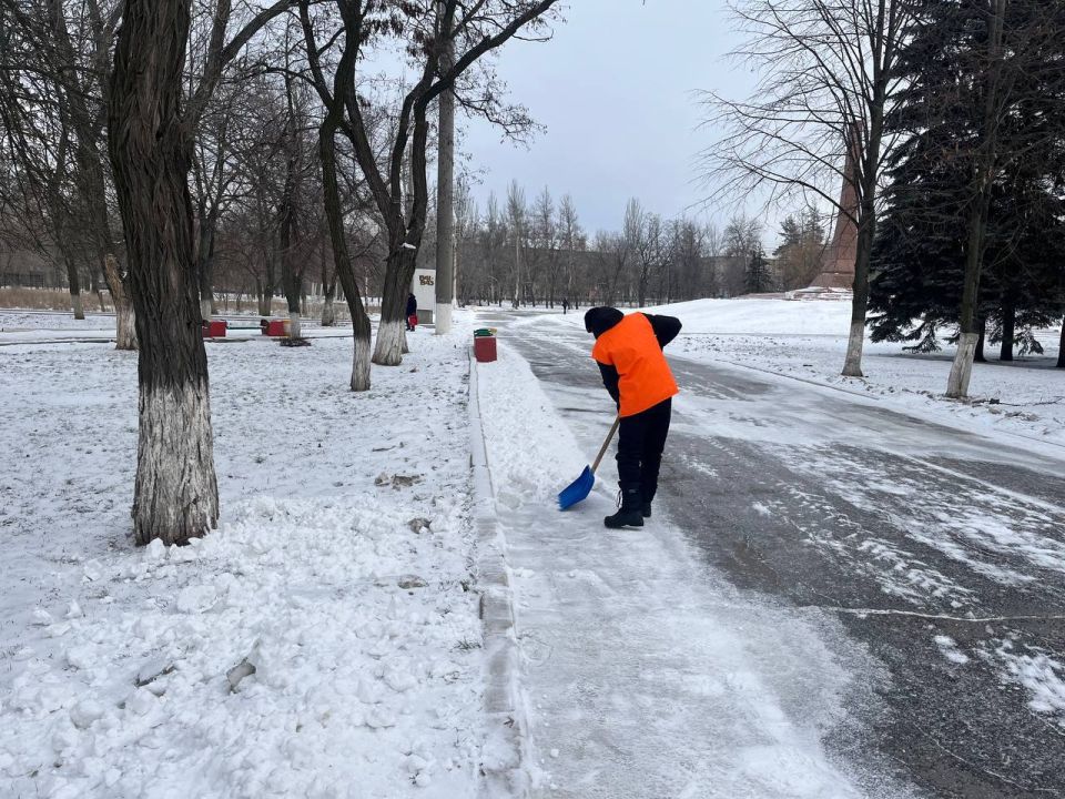МУП «Простор» ежедневно выполняет все необходимые работы по содержанию городских улиц МУП «Простор» ежедневно выполняет все необходимые работы по содержанию городских улиц