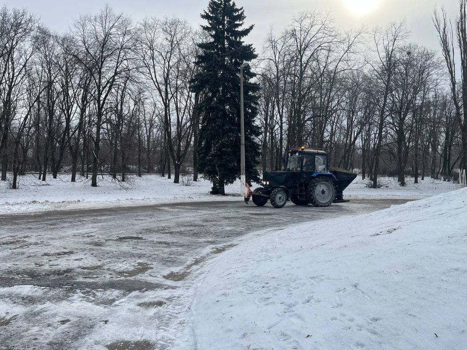 МУП «Простор» ежедневно выполняет все необходимые работы по содержанию городских улиц МУП «Простор» ежедневно выполняет все необходимые работы по содержанию городских улиц