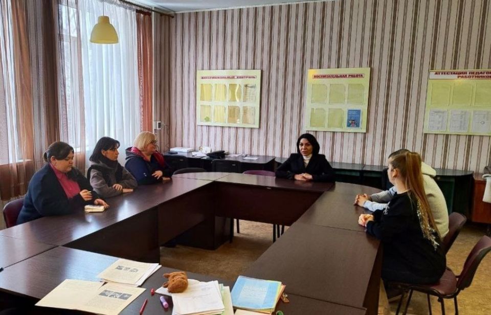 Роман Конев: 4 февраля 2026 года во исполнение поручения Главы Донецкой Народной Республики Дениса Пушилина депутаты Горловского городского совета – Наталия Ботвина, Александр Кунов, Сергей Третьяков, Геннадий Маюров, Инает... Роман Конев: 4 февраля 2026 года во исполнение поручения Главы Донецкой Народной Республики Дениса Пушилина депутаты Горловского городского совета – Наталия Ботвина, Александр Кунов, Сергей Третьяков, Геннадий Маюров, Инает...