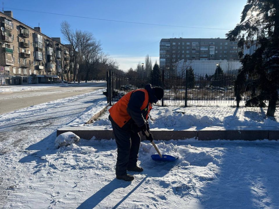 МУП «Простор» ежедневно выполняет все необходимые работы по содержанию городских улиц МУП «Простор» ежедневно выполняет все необходимые работы по содержанию городских улиц