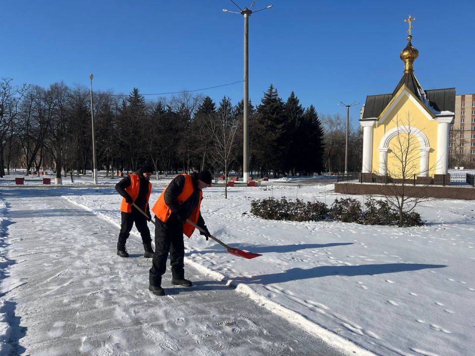 О работе МУП «Простор». Муниципальное унитарное мероприятие «Простор» ежедневно выполняет все необходимые работы по содержанию городских улиц О работе МУП «Простор». Муниципальное унитарное мероприятие «Простор» ежедневно выполняет все необходимые работы по содержанию городских улиц