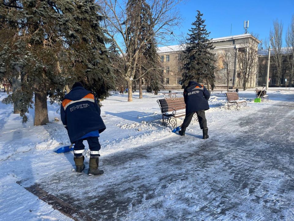 МУП «Простор» ежедневно выполняет все необходимые работы по содержанию городских улиц МУП «Простор» ежедневно выполняет все необходимые работы по содержанию городских улиц